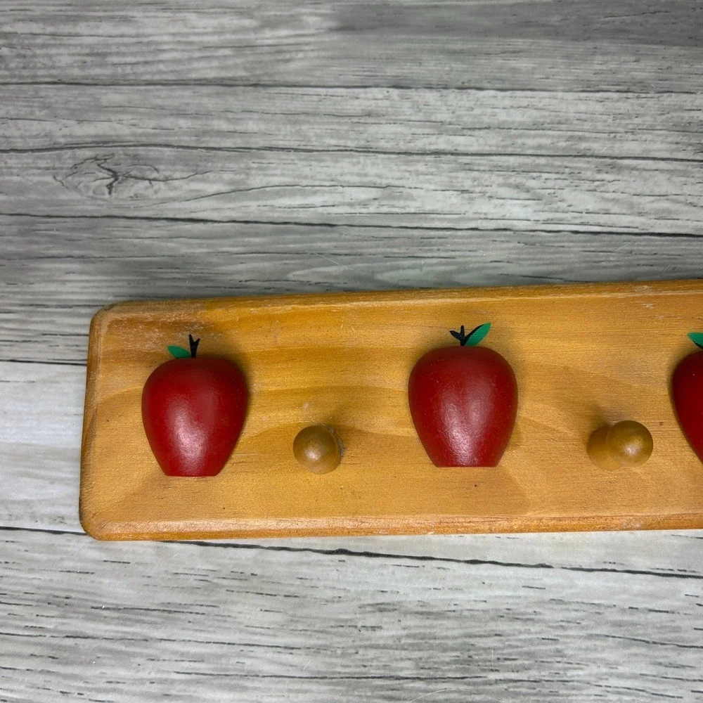 N/A apple kitchen